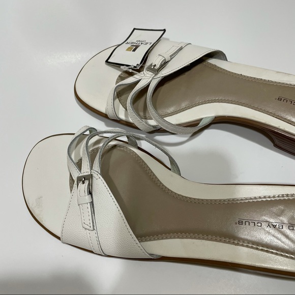 White sandals - Picture 2 of 4